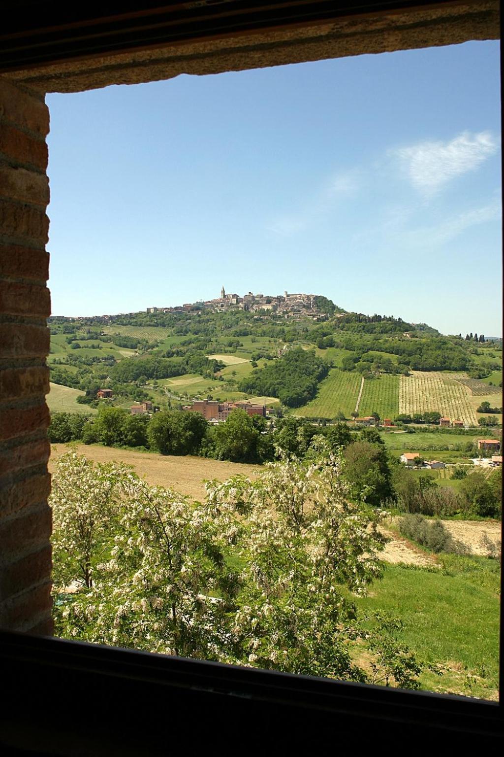 Agriturismo Casale Delle Lucrezie Todi Exterior photo