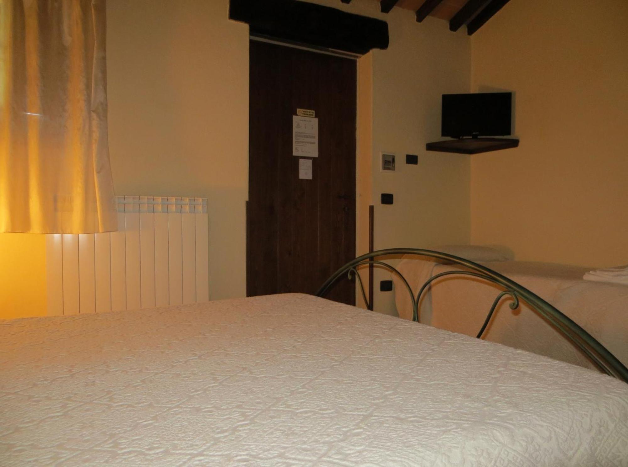 Agriturismo Casale Delle Lucrezie Todi Exterior photo