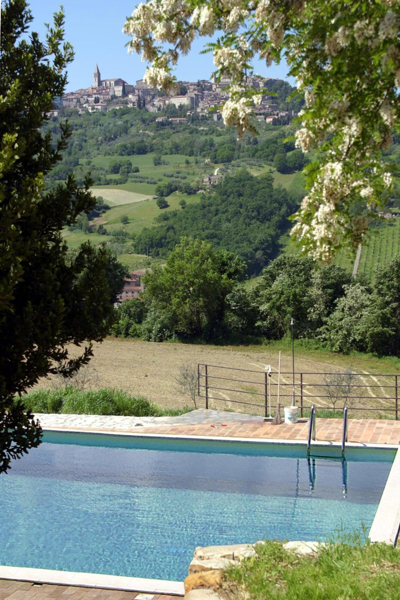 Agriturismo Casale Delle Lucrezie Todi Exterior photo
