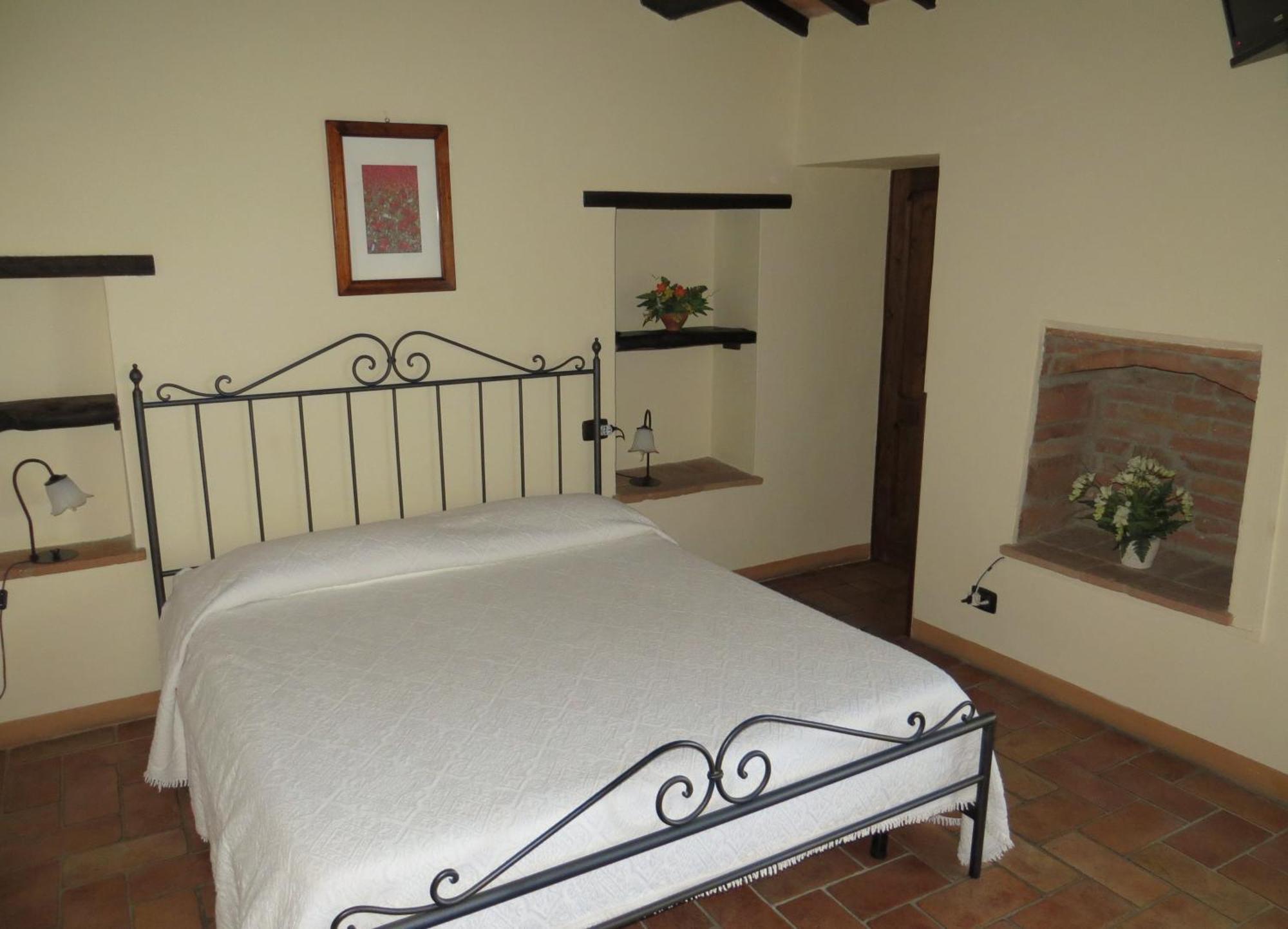 Agriturismo Casale Delle Lucrezie Todi Exterior photo